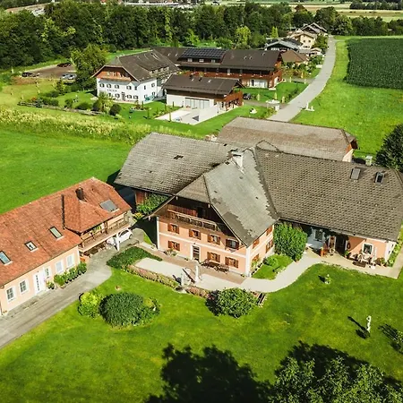 Reschbergerhof By Geierspichler *